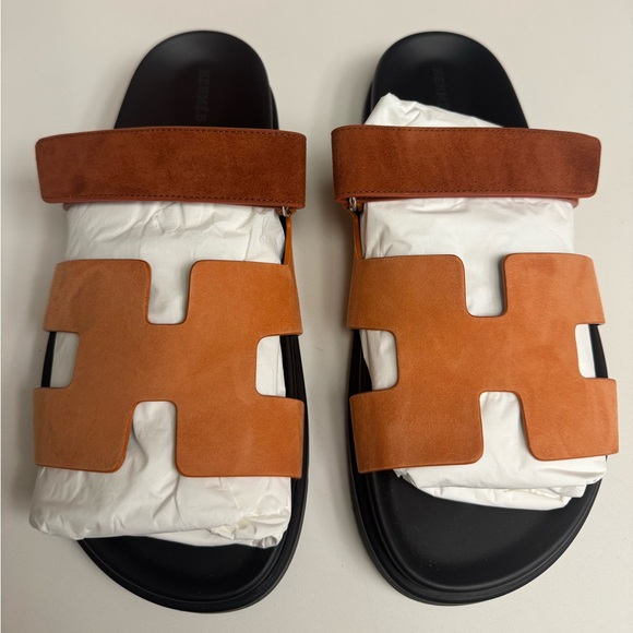 Hermes Shoes - Hermes Chypre Sandals in Suede in colour Rose Bois de Santal/Rouge de Turin